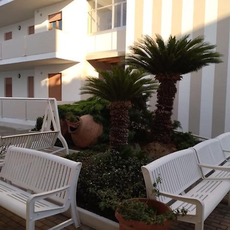 Claudia Residence Alba Adriatica Εξωτερικό φωτογραφία