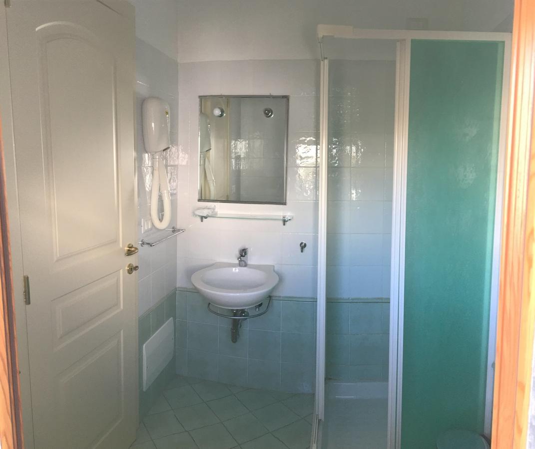 Claudia Residence Alba Adriatica Εξωτερικό φωτογραφία